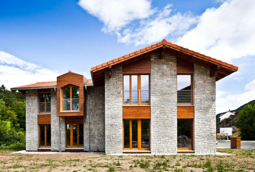 3 ejemplos de casas pasivas que usan piedra natural