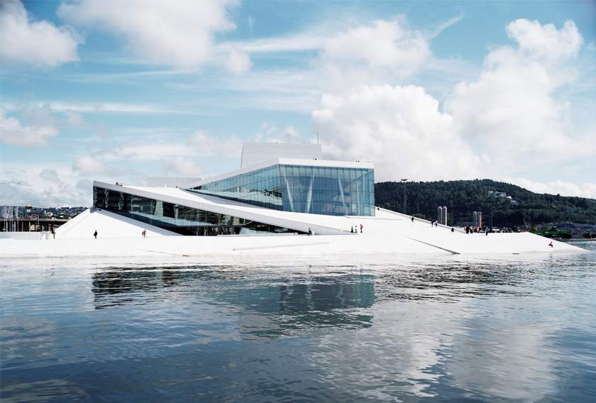 Ópera y Ballet Nacional de Noruega, diseñado por el estudio de arquitectos Snøhetta
