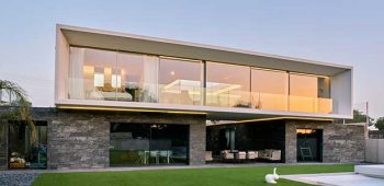 Casa 47 diseñada por el arquitecto Miguel Gonzalez de Arquitopias con paneles Stonepanel Infercoa