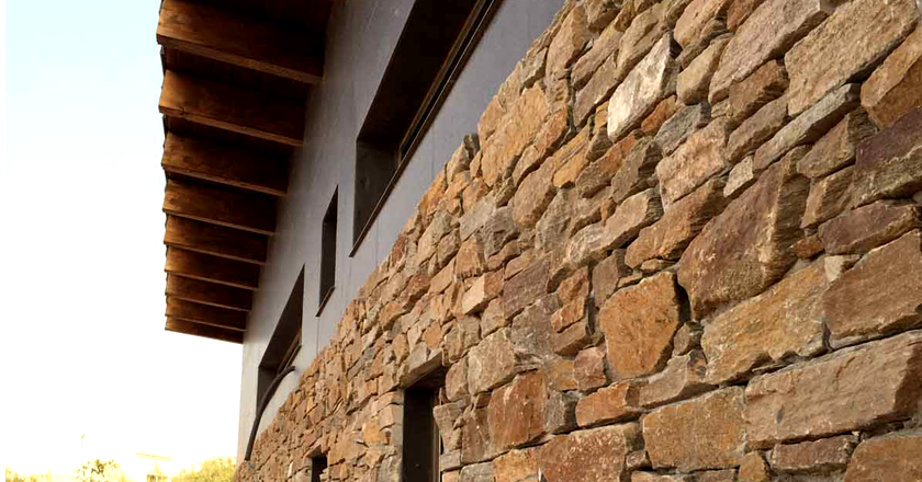 Piedra natural, mejor revestimiento de pared para espacios originales
