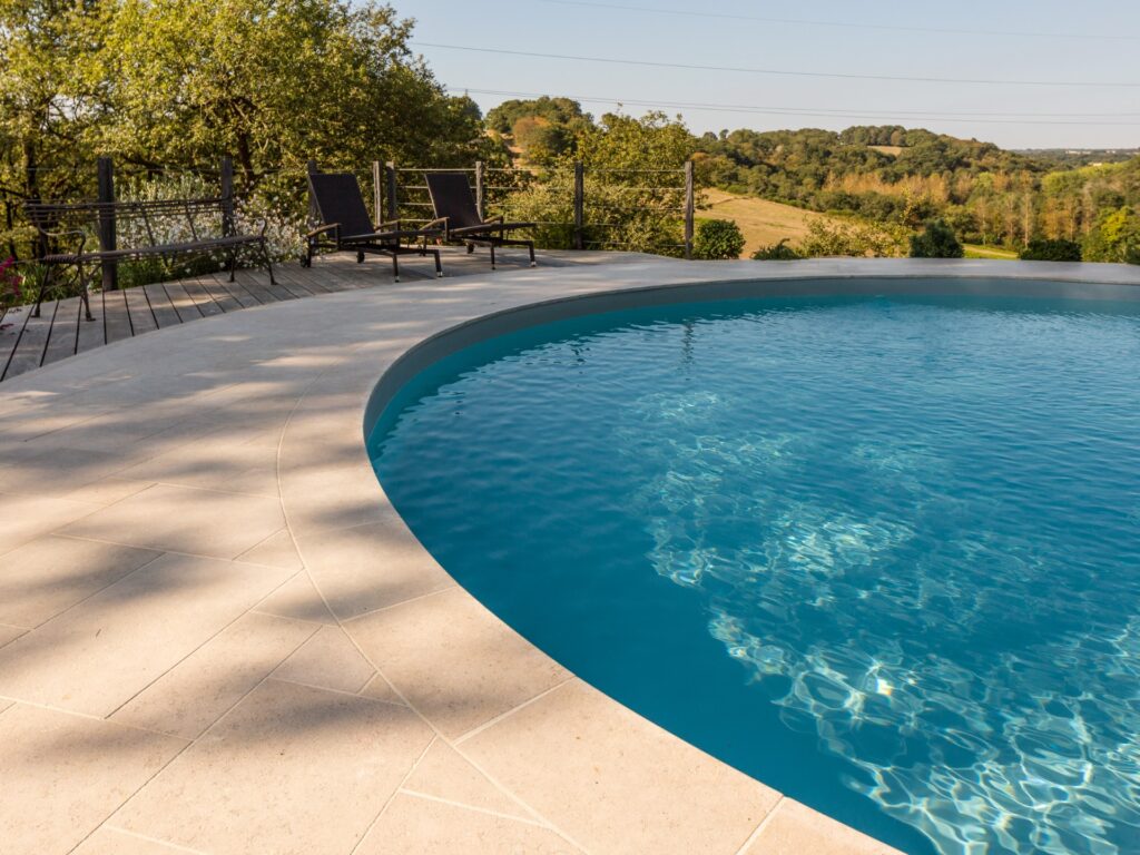 caliza alhambra en esta playa de piscina