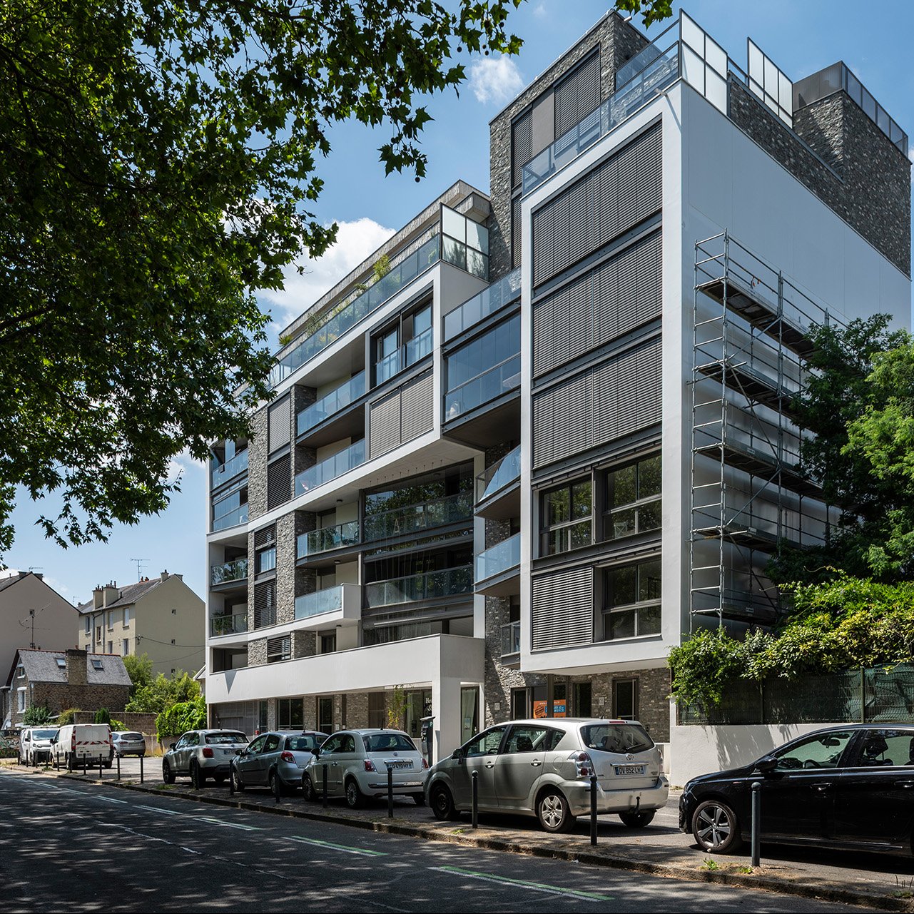 Piedra natural en un edificio residencial