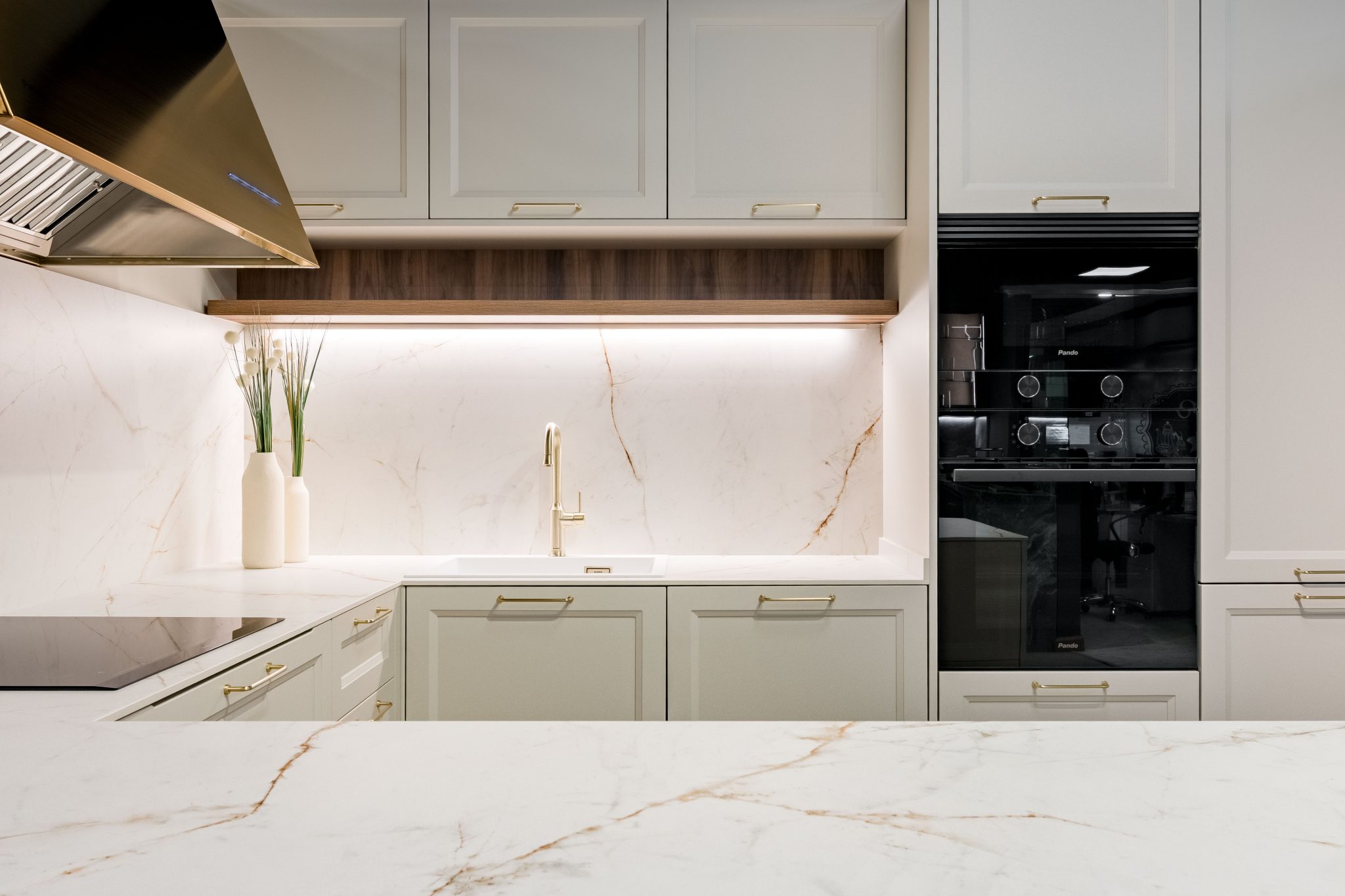 https://www.cupastone.es/wp-content/uploads/2026/05/VENATINO-GOLD-2-scaled.jpg 17